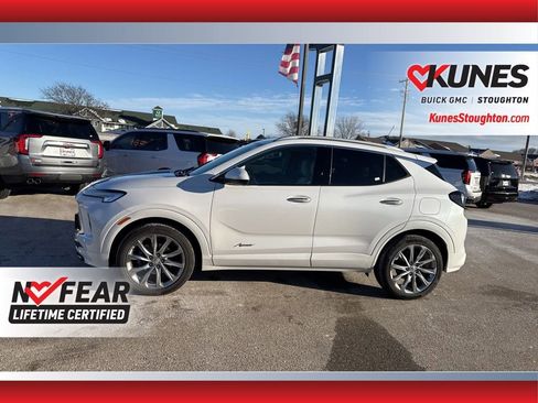 Used 2024 Buick Encore GX Avenir w/ Avenir Convenience Package image 8