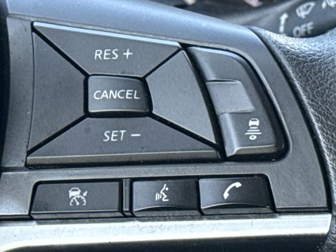 Used 2025 Nissan Sentra SV image 20