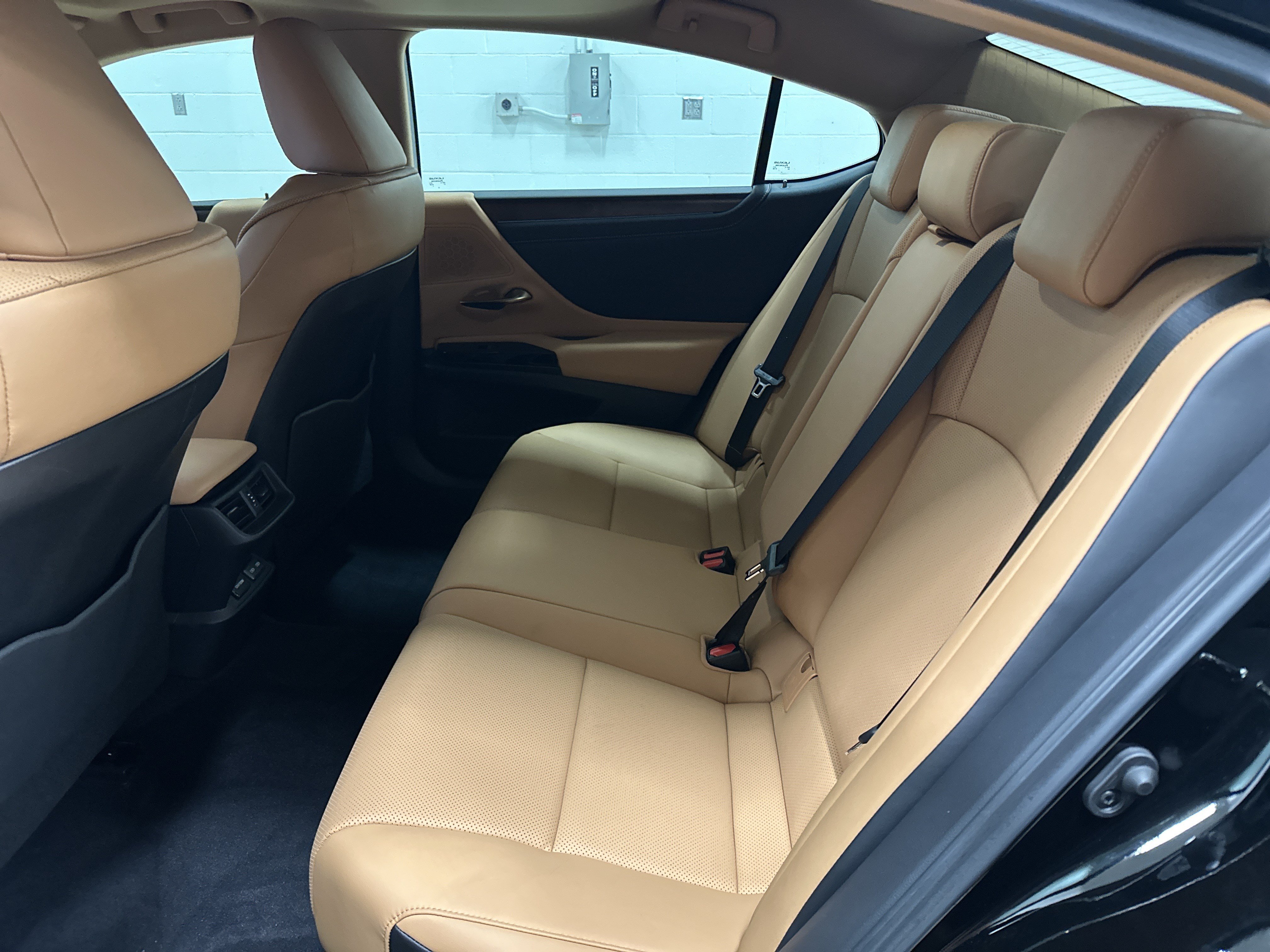 Used 2025 Lexus ES 350 w/ Premium Package FWD image 31