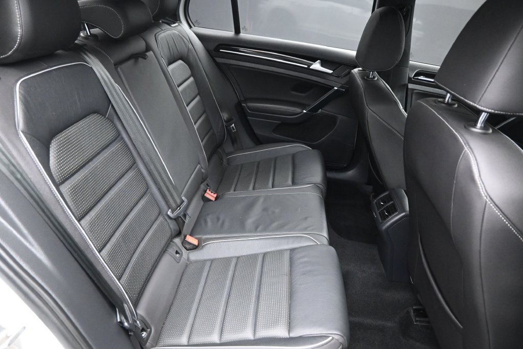 Used 2019 Volkswagen Golf R 4-Door AWD/4WD image 33