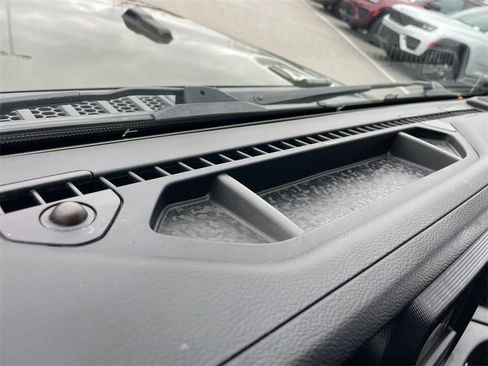 Used 2023 Jeep Gladiator Sport S image 18