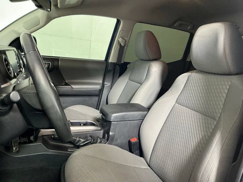 Used 2022 Toyota Tacoma SR5 RWD image 22