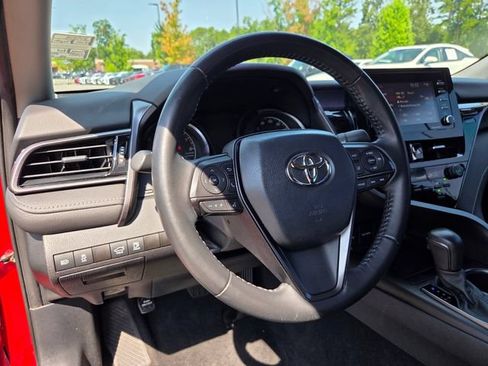 Used 2023 Toyota Camry SE FWD image 10