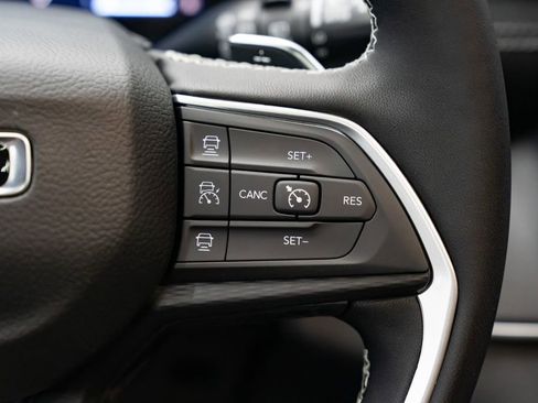 New 2026 Jeep Grand Cherokee Laredo AWD/4WD image 15
