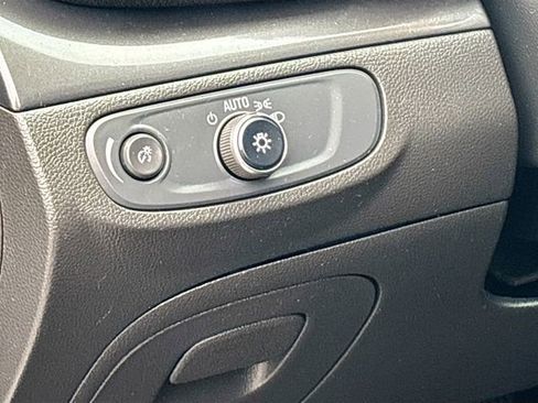 Used 2020 Buick Encore Preferred image 10