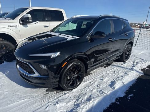 Used 2024 Buick Encore GX Sport Touring image 1