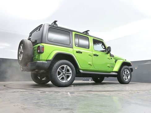 Used 2018 Jeep Wrangler Unlimited Sahara image 32