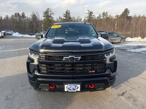 Used 2024 Chevrolet Silverado 1500 LT Trail Boss w/ Convenience Package II image 2