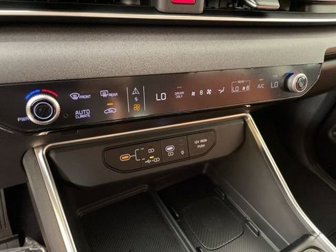 New 2026 Kia Carnival EX image 31