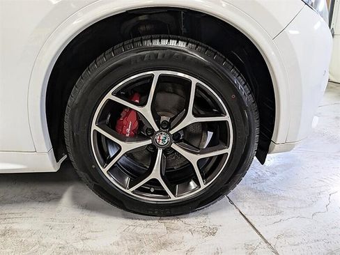 Used 2020 Alfa Romeo Stelvio Ti w/ Active Blind Spot Package AWD/4WD image 12