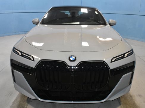 New 2026 BMW 740i xDrive image 17