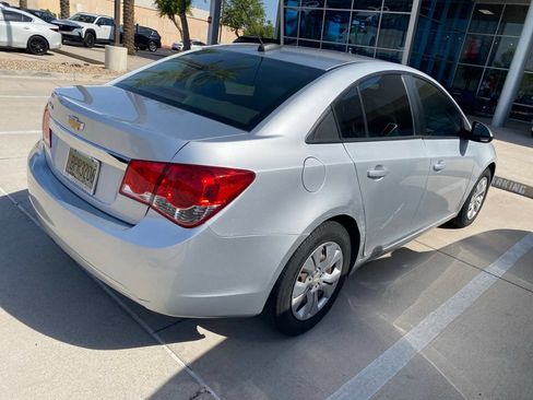 Used 2016 Chevrolet Cruze LS FWD image 5