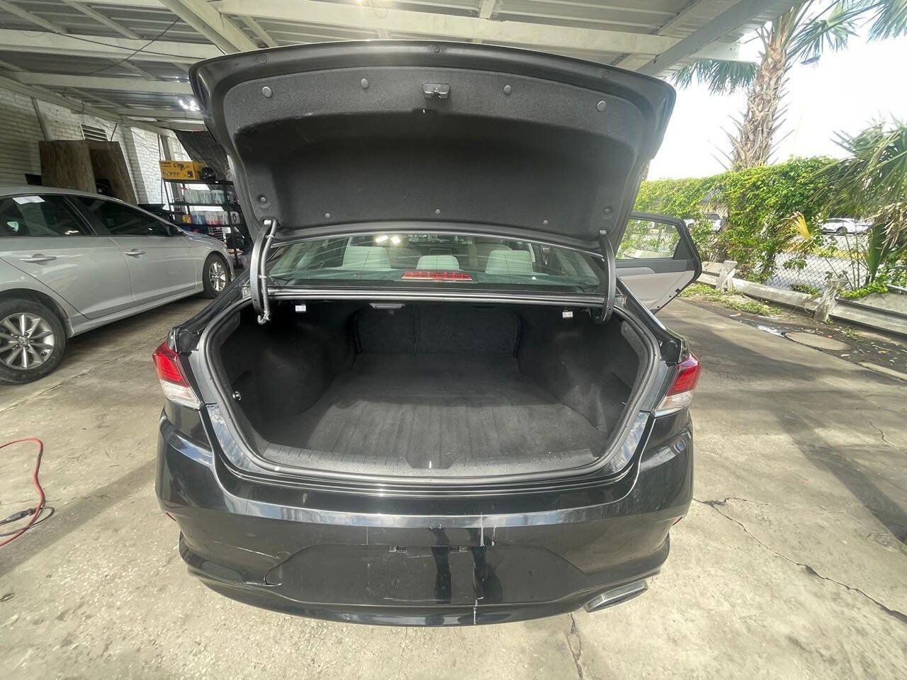 Used 2018 Hyundai Sonata SE w/ Cargo Package FWD image 7