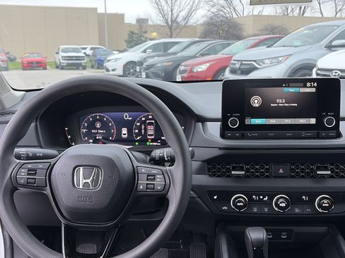 Used 2024 Honda Accord EX image 17
