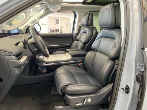 New 2025 Lincoln Navigator Reserve AWD/4WD image 20