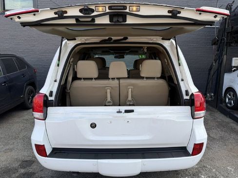 Used 2011 Toyota Land Cruiser image 39