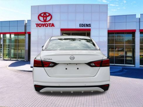 Used 2025 Nissan Altima 2.5 SV FWD image 4