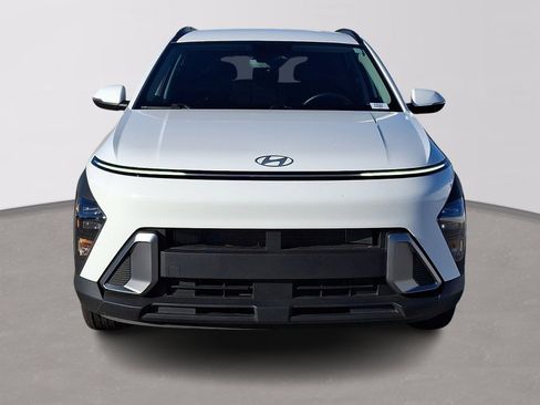 Used 2025 Hyundai Kona SEL image 2