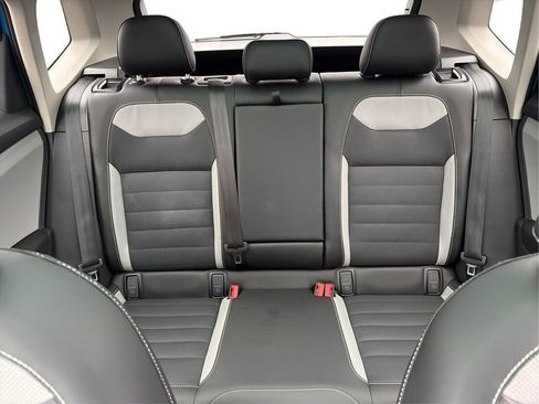 Used 2022 Volkswagen Taos SEL w/ Panoramic Sunroof Package image 15