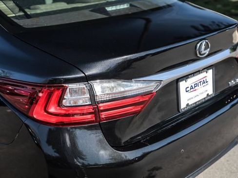 Used 2018 Lexus ES 350 w/ Luxury Package w/Wood Trim FWD image 26