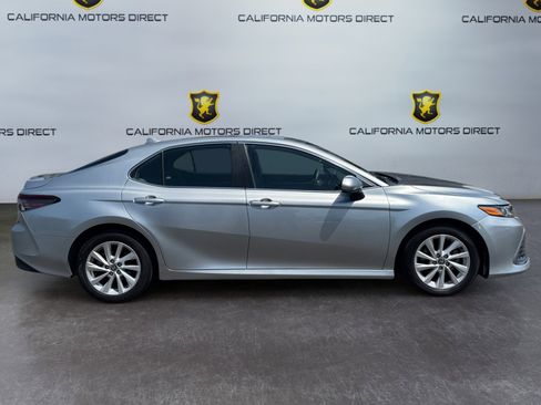Used 2021 Toyota Camry LE FWD image 6
