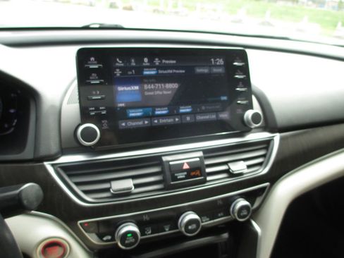 Used 2022 Honda Accord EX-L image 26