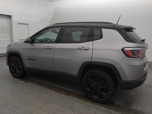 Used 2018 Jeep Compass Latitude w/ Popular Equipment Group AWD/4WD image 3