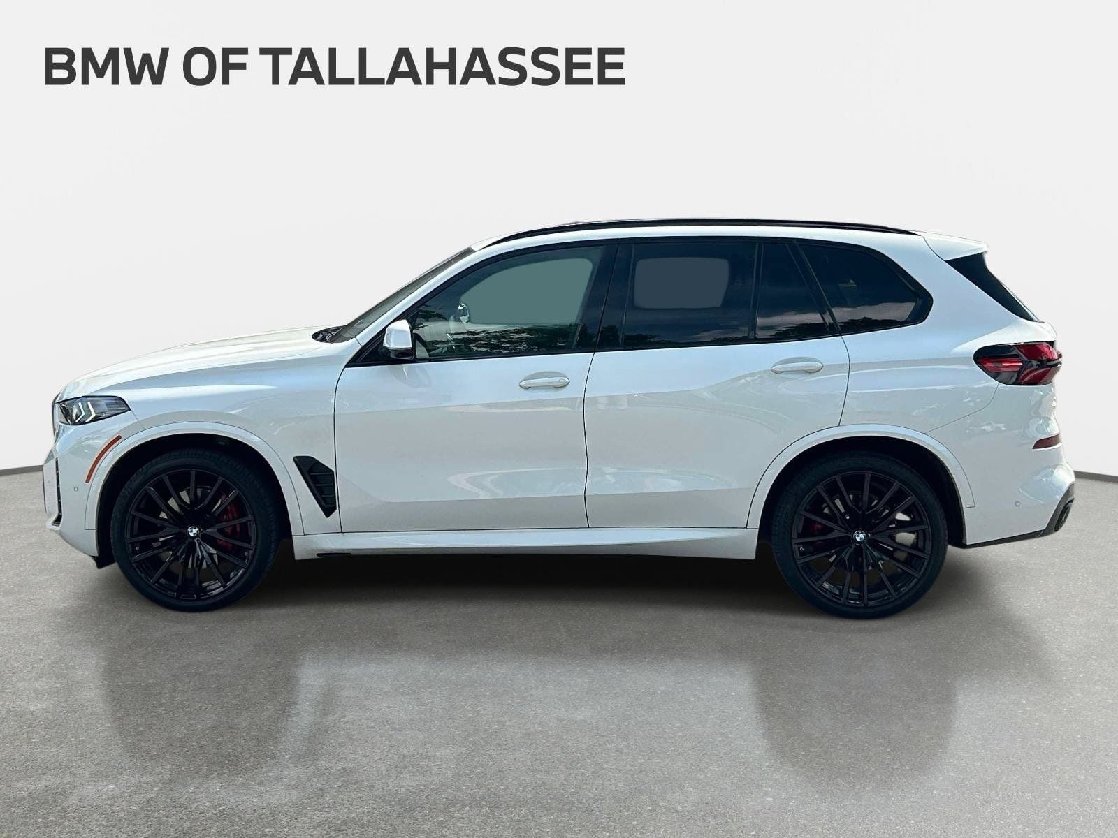 Used 2024 BMW X5 sDrive40i w/ M Sport Package RWD image 9