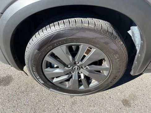 Used 2024 Nissan Pathfinder SV AWD/4WD image 18