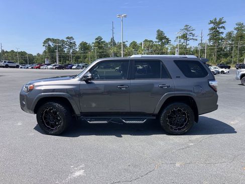 Used 2017 Toyota 4Runner SR5 Premium AWD/4WD image 2