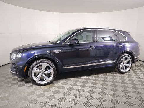 Used 2025 Bentley Bentayga V8 image 8