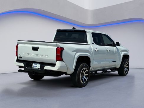 Used 2025 Toyota Tacoma SR5 AWD/4WD image 3