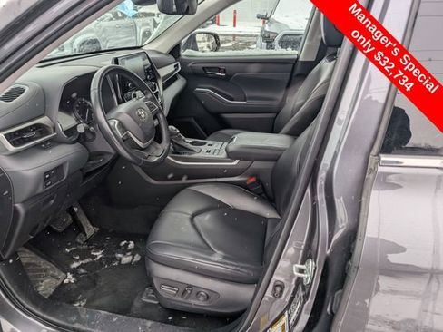 Used 2022 Toyota Highlander XLE image 14