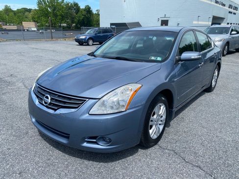 Used 2010 Nissan Altima 2.5 SL w/ SL Pkg FWD image 1
