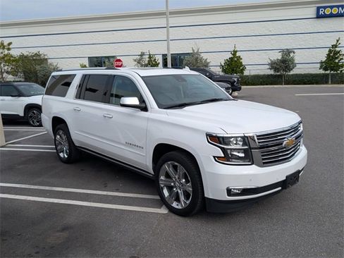 Used 2020 Chevrolet Suburban Premier image 2