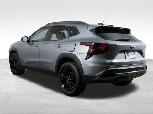 Used 2025 Chevrolet Trax ACTIV w/ Sunroof Package FWD image 8
