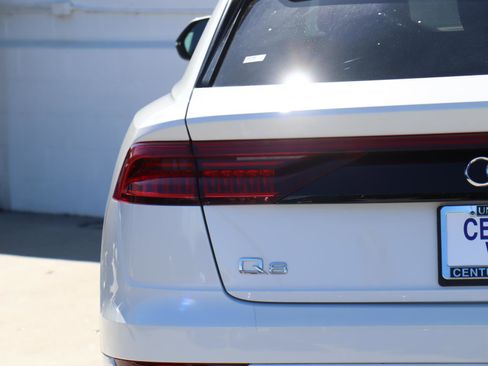 Used 2020 Audi Q8 Premium image 26