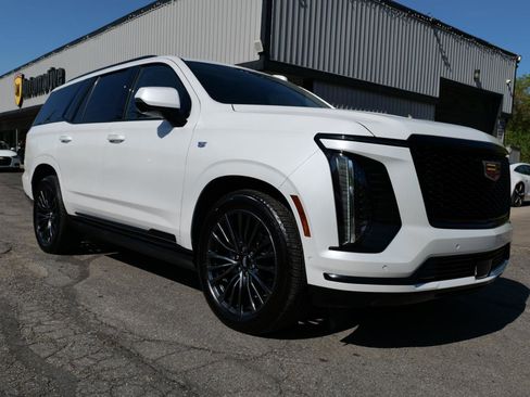 Used 2025 Cadillac Escalade Sport Platinum w/ LPO, Floor Liner Package image 75