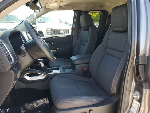 Certified 2023 Nissan Frontier SV RWD image 11