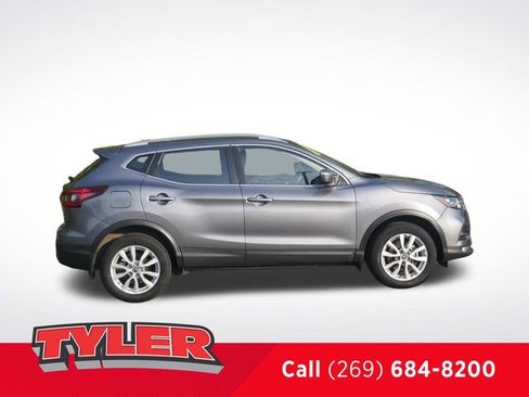 Used 2022 Nissan Rogue Sport SV AWD/4WD image 9
