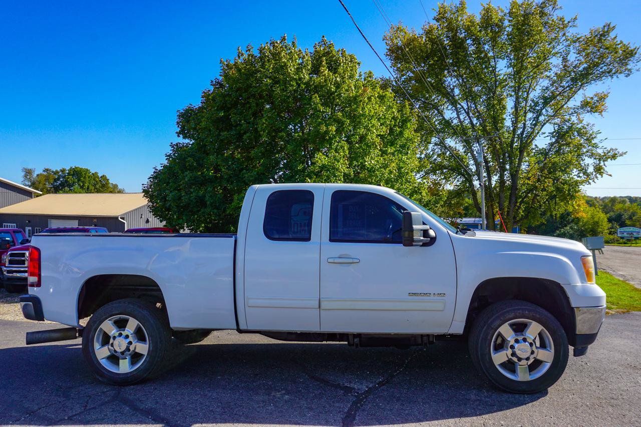 Used 2013 GMC Sierra 2500 SLT w/ SLT Convenience Package AWD/4WD image 2