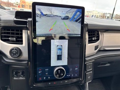 Used 2022 Ford F150 Lightning Platinum image 19