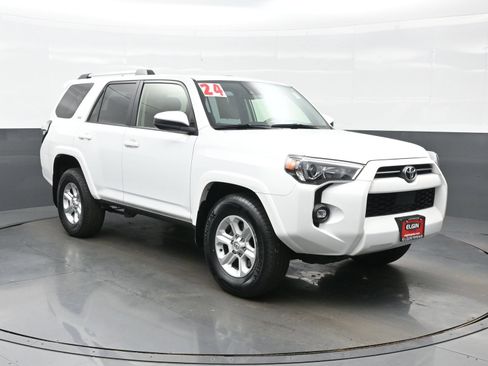 Used 2024 Toyota 4Runner SR5 RWD image 8