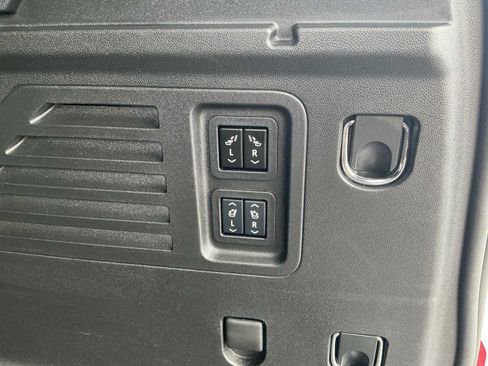 Used 2024 GMC Acadia Denali AWD/4WD image 16