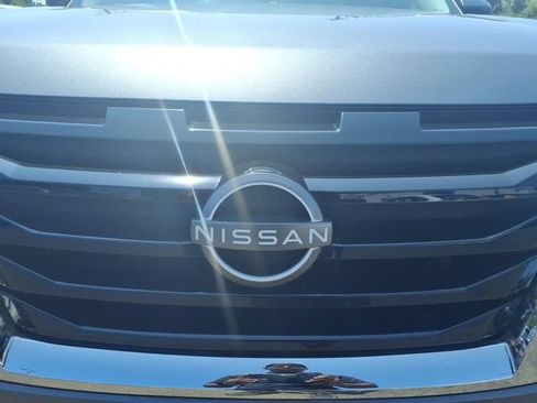 Used 2022 Nissan Pathfinder SV w/ SV Premium Package AWD/4WD image 12