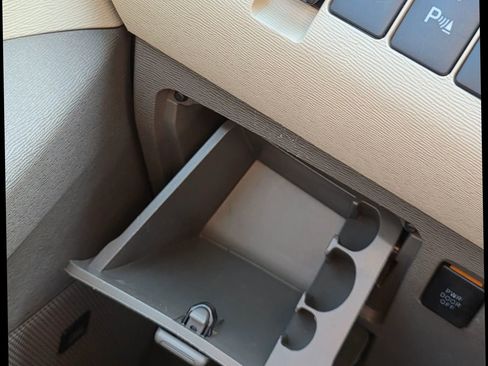 Used 2013 Toyota Sienna XLE image 29