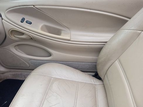 Used 1999 Ford Mustang Convertible image 17