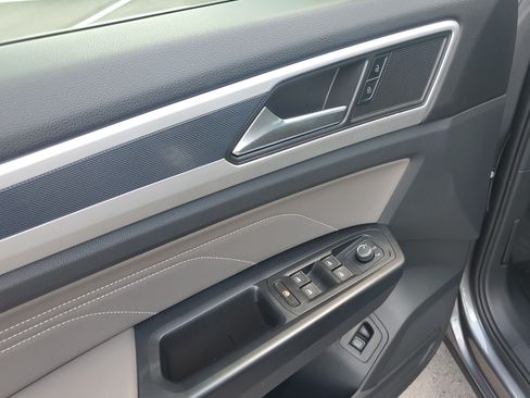 Used 2021 Volkswagen Atlas Cross Sport SEL FWD image 10