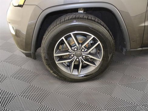 Used 2020 Jeep Grand Cherokee Limited image 39