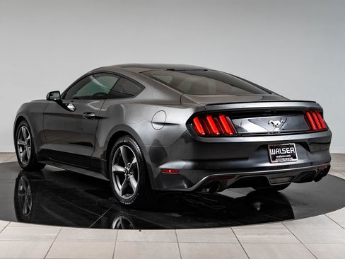 Used 2017 Ford Mustang Coupe RWD image 6
